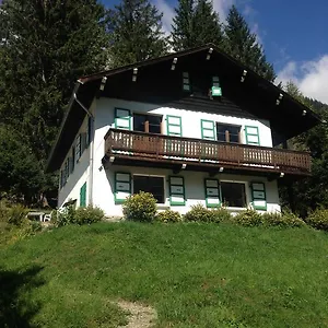 https://chalet-les-campanules.hotels-rhonealpes.com